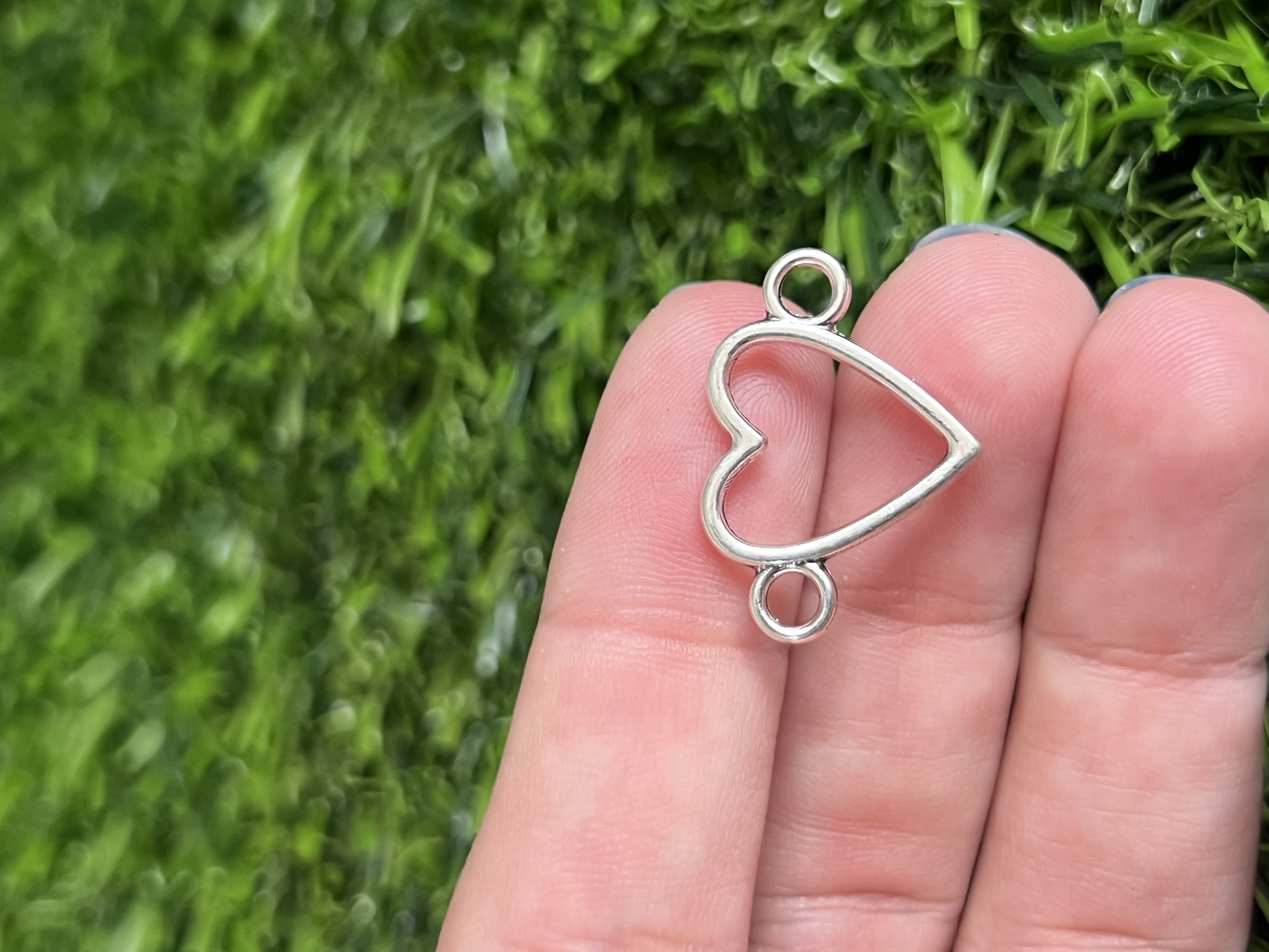 Bisel Corazon Dos Huequitos Plateados