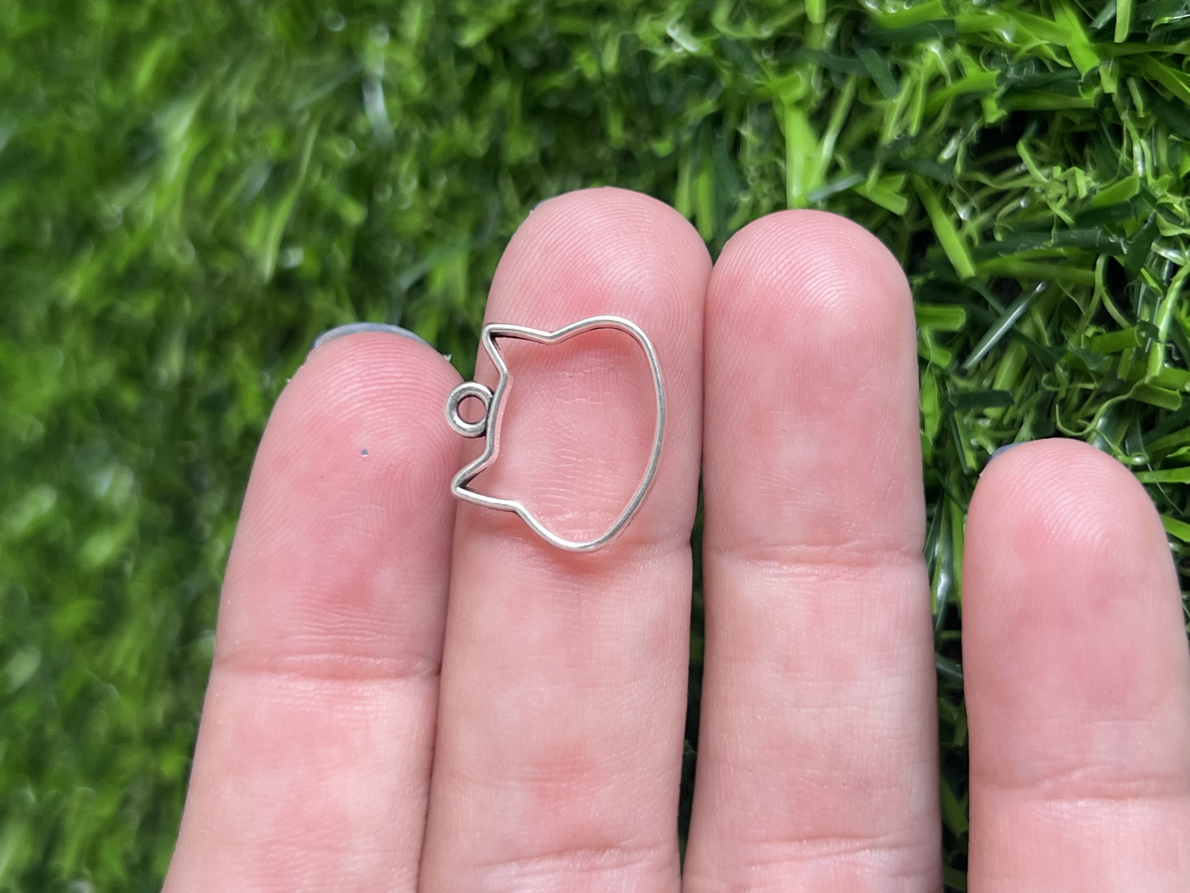 Bisel Cabeza De Gato Plateada