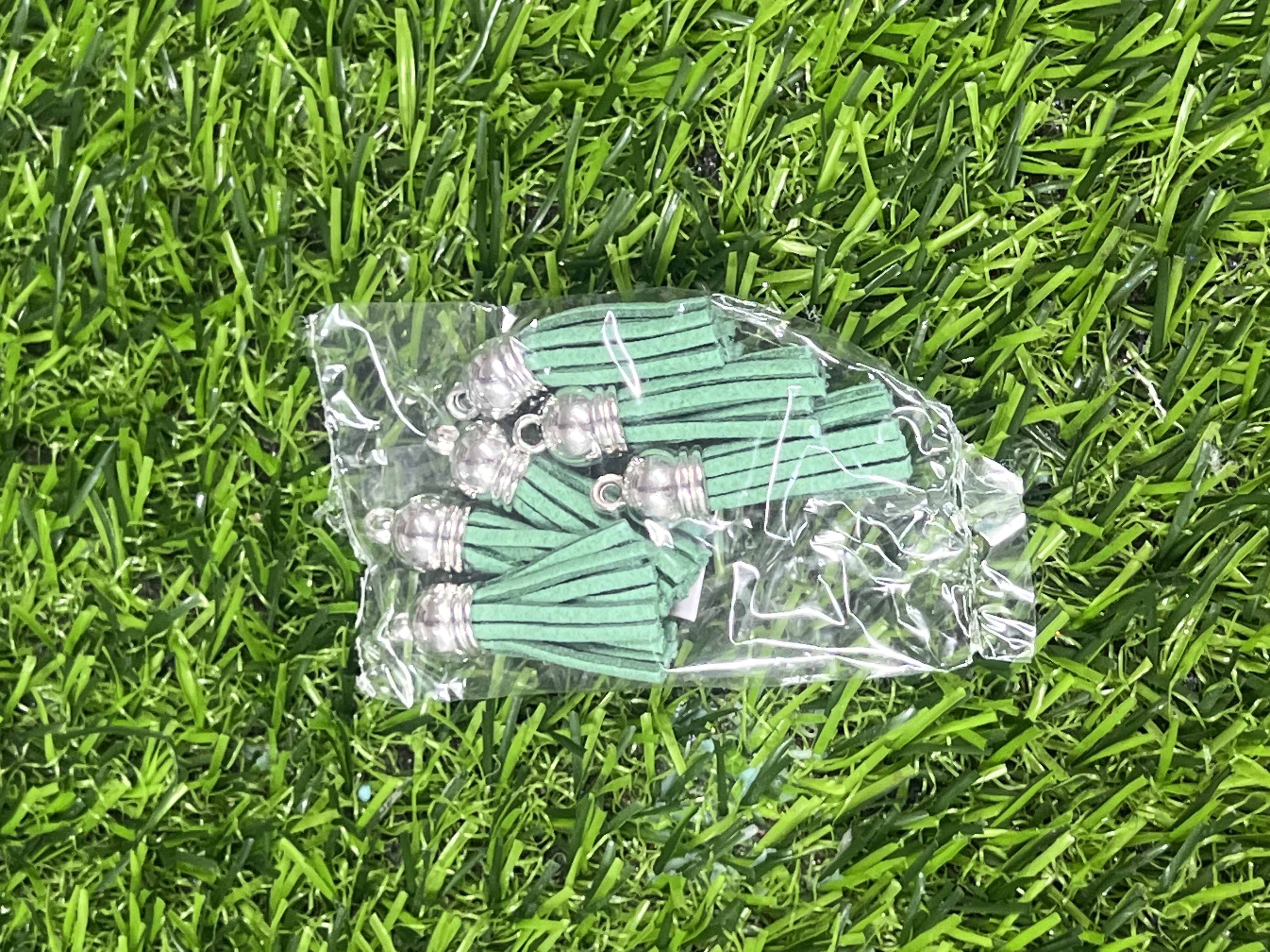 Borlas De Cuerina Tapa Plateada Color Verde Oliva