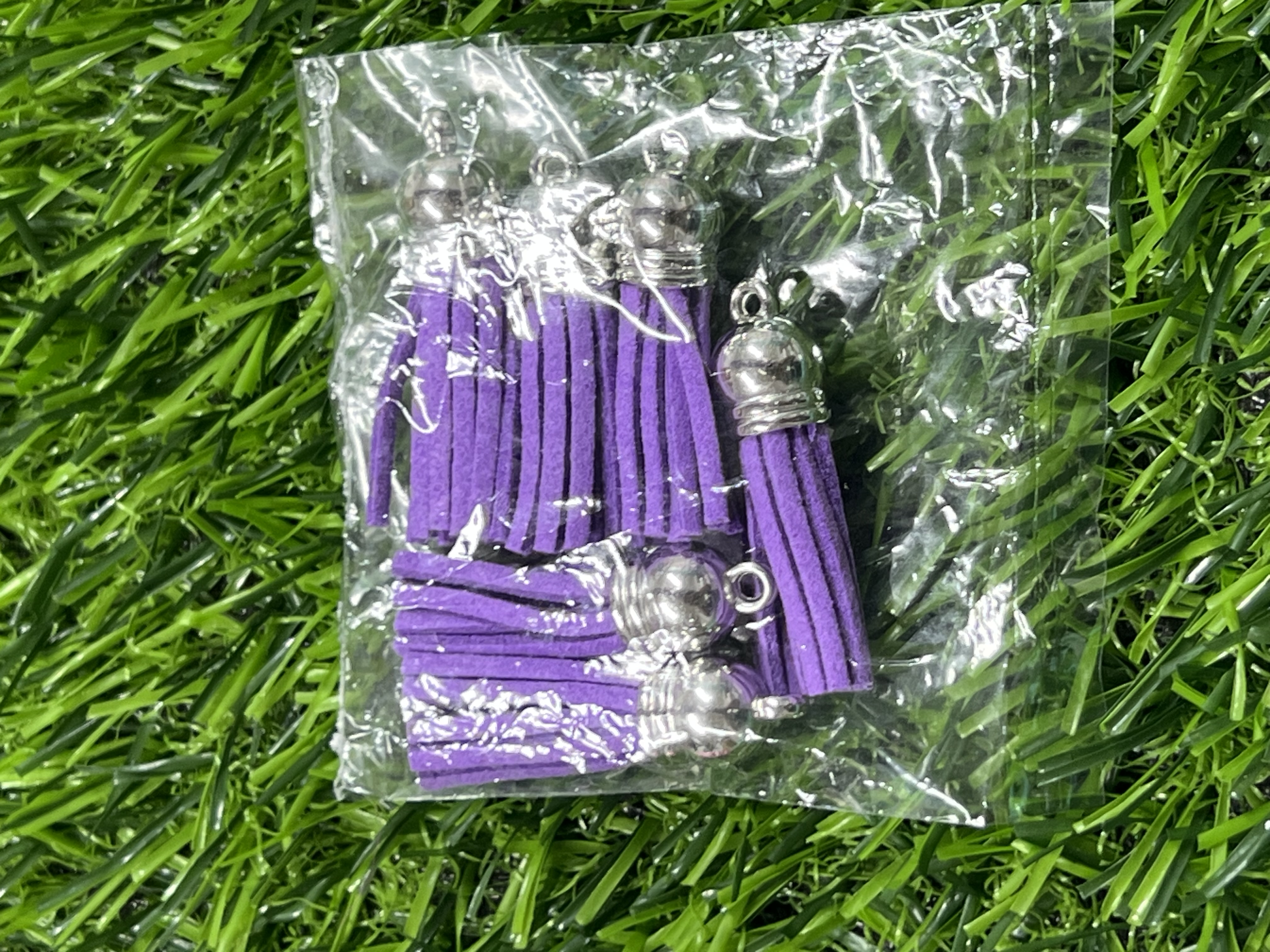 Borlas Cuerina Tapa Plateada Color Morado