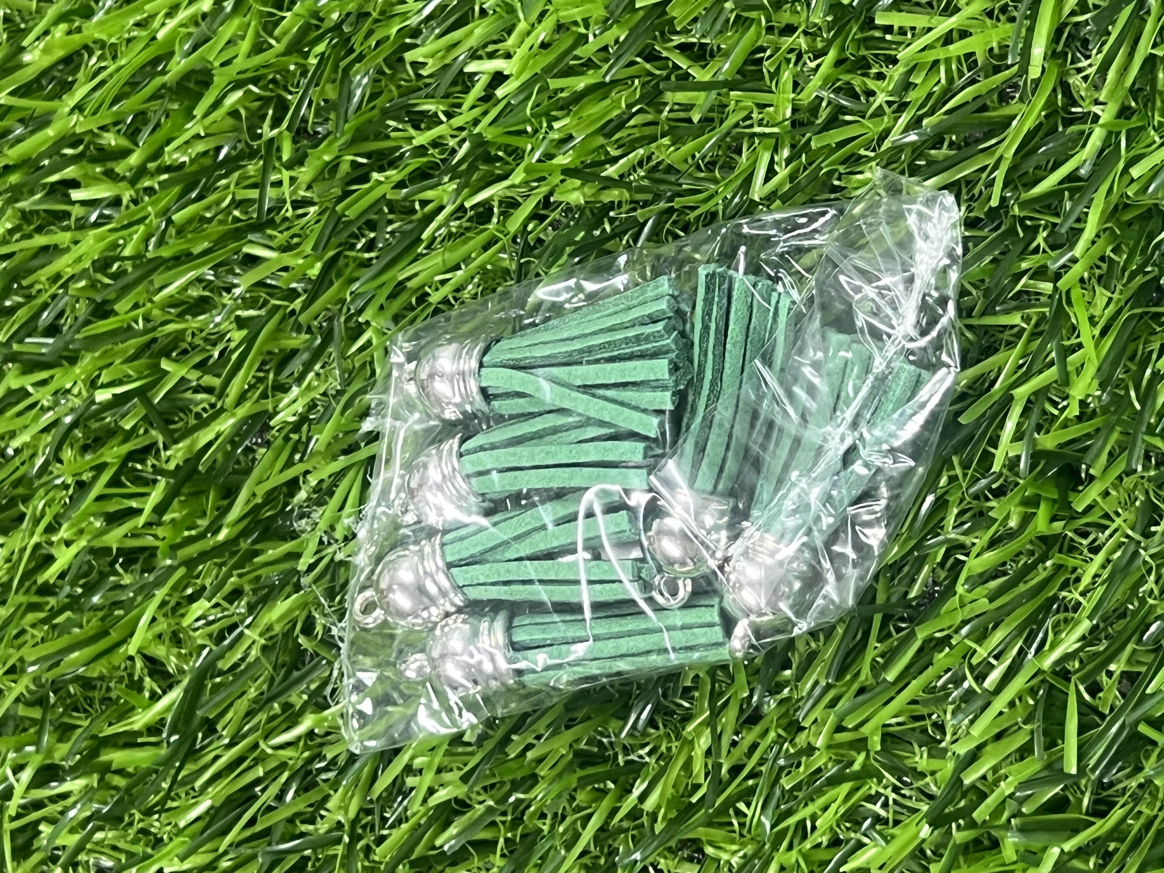 Borlas Cuerina Tapa Plateada Color Verde Oliva