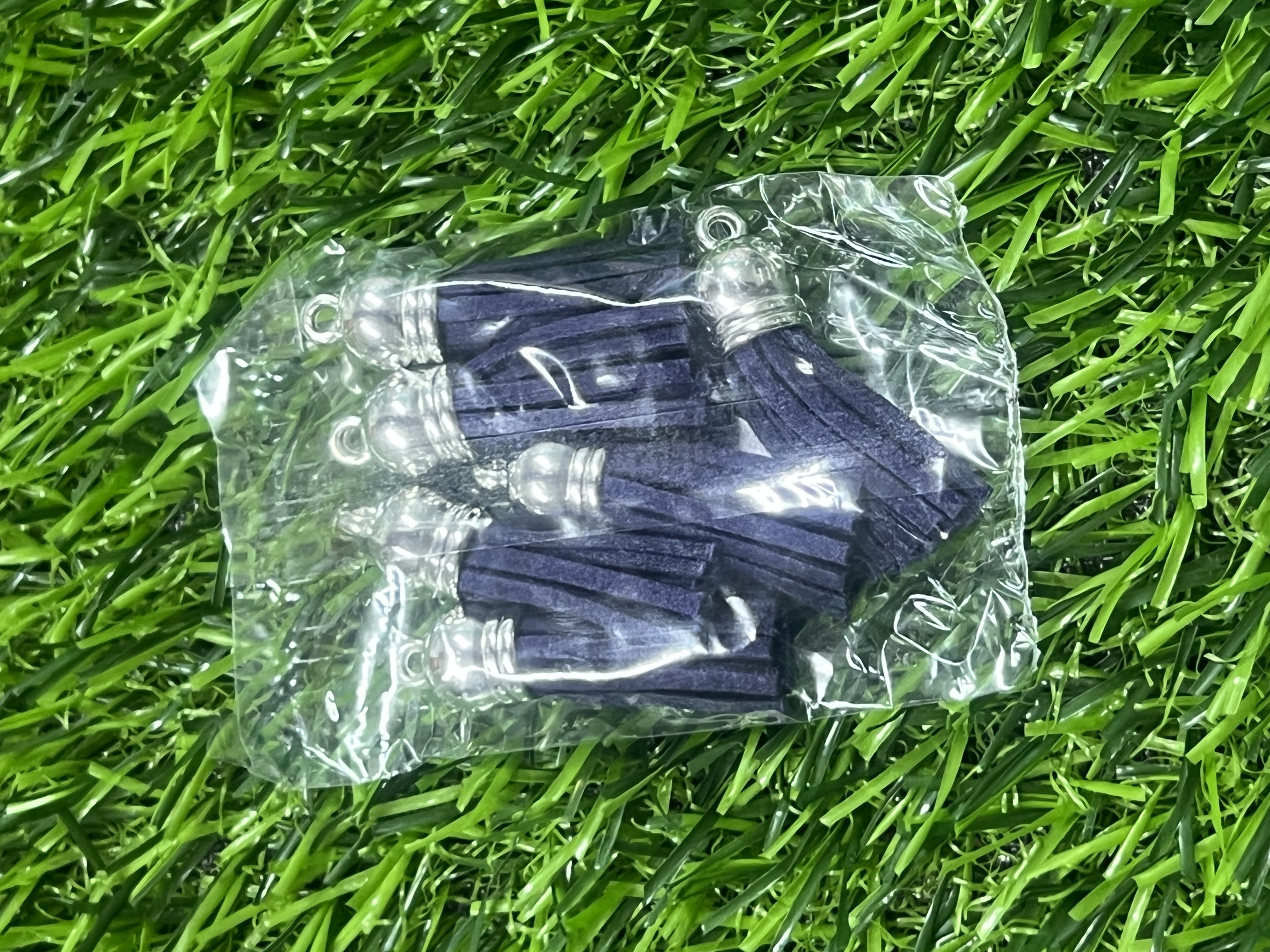 Borlas Cuerina Tapa Plateada Color Azul Marino Profundo